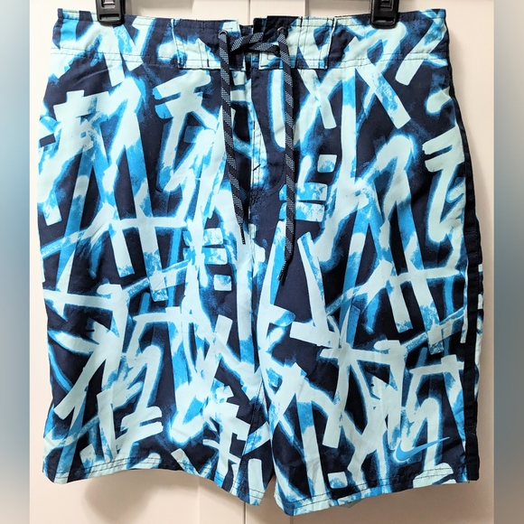NIKE, Glow Diverge 9-inch E-Board Swim Trunks, Size Medium, EUC. - Picture 4 of 10